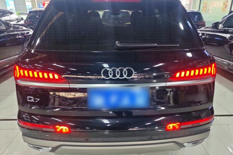 Used Audi Q7 2021 55 TFSI quattro S line Sport model Exterior 4