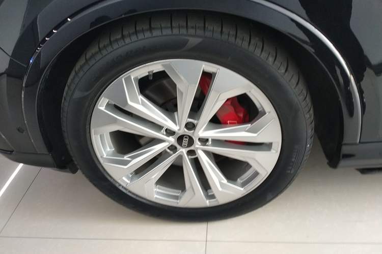 Used Audi Q7 2021 55 TFSI quattro S line Sport model Exterior 4