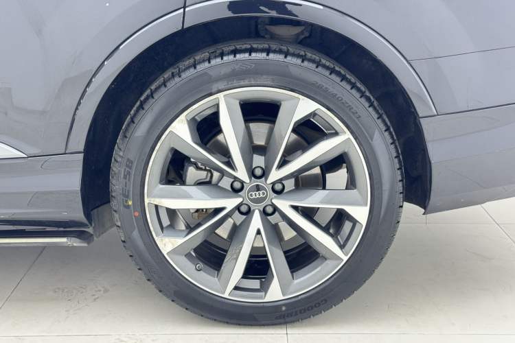 Used Audi Q7 2021 55 TFSI quattro S line Sport model Exterior 4