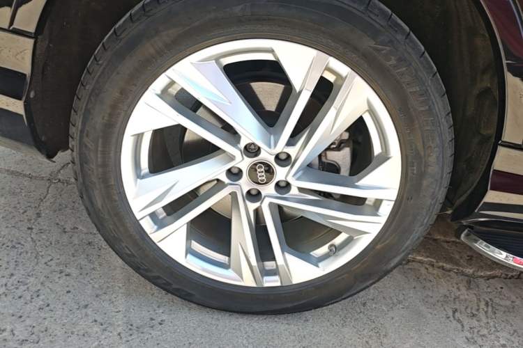 Used Audi Q7 2021 45 TFSI quattro S line Sport model Exterior 5