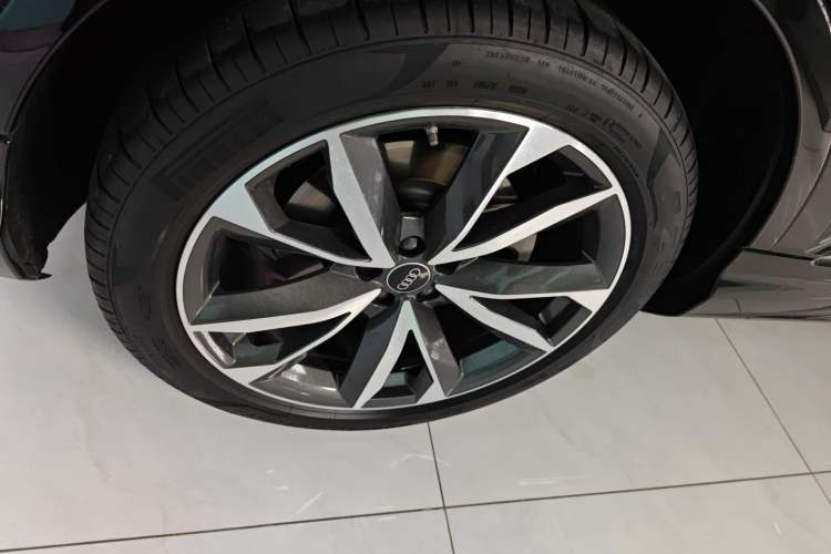 Used Audi Q7 2021 55 TFSI quattro S line Sport model Exterior 5