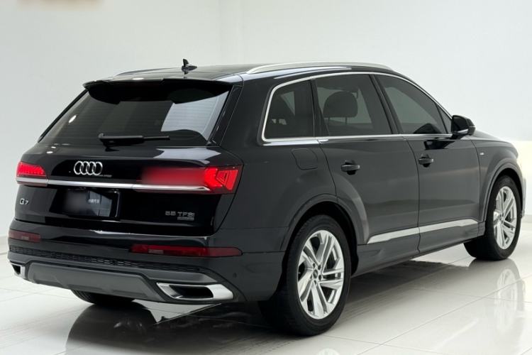 Used Audi Q7 2021 45 TFSI quattro S line Sport model Exterior 5