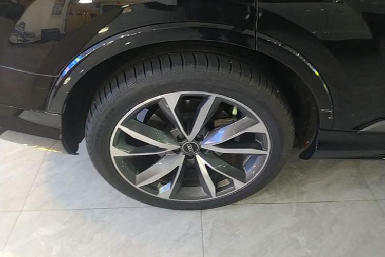 Used Audi Q7 2021 55 TFSI quattro S line Sport model Exterior 5