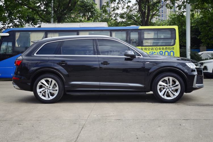 Used Audi Q7 2021 45 TFSI quattro S line Sport model Exterior 5