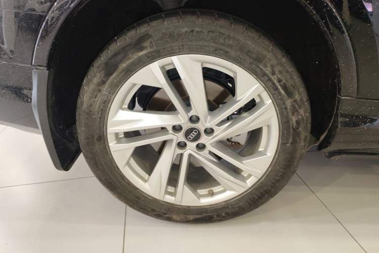 Used Audi Q7 2021 55 TFSI quattro S line Sport model Exterior 5