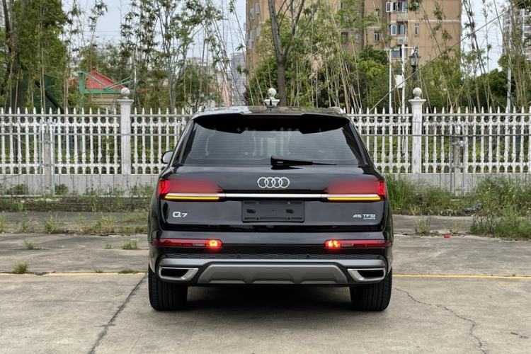 Used Audi Q7 2021 45 TFSI quattro S line Sport model Exterior 6