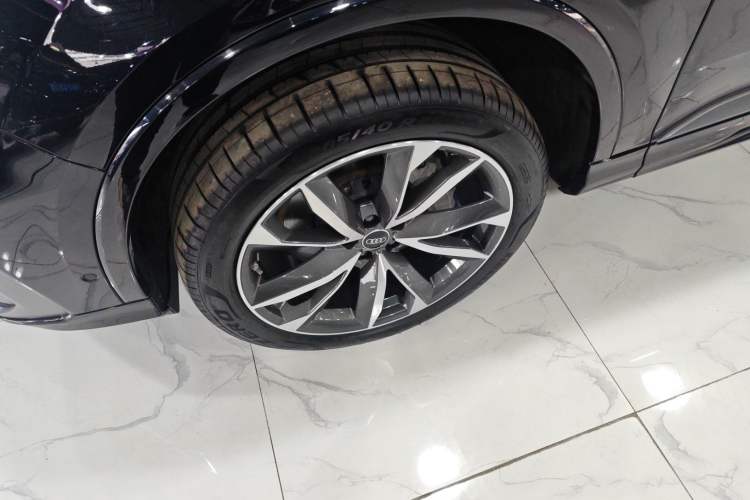 Used Audi Q7 2021 55 TFSI quattro S line Sport model Exterior 7