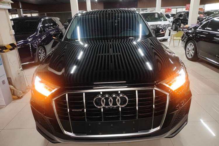 Used Audi Q7 2021 45 TFSI quattro S line Sport model Front