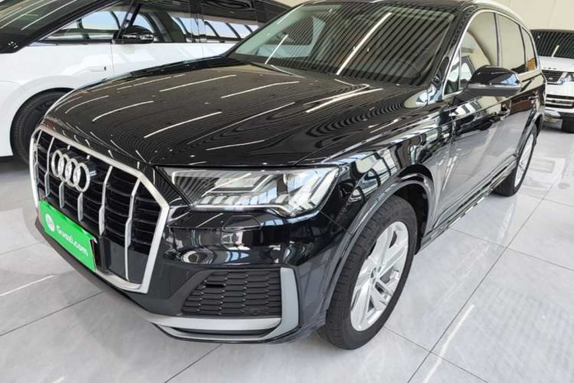 Used Audi Q7 2021 45 TFSI quattro S line Sport model Front Left 45 Deg