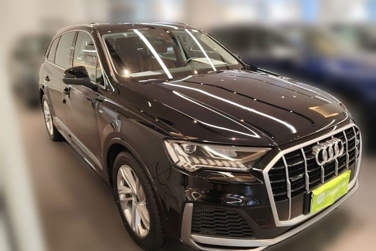 Used Audi Q7 2021 55 TFSI quattro S line Sport model Front Right 45 Deg