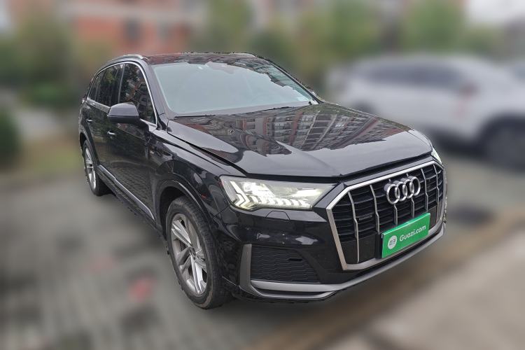 Used Audi Q7 2021 45 TFSI quattro S line Sport model Front Right 45 Deg