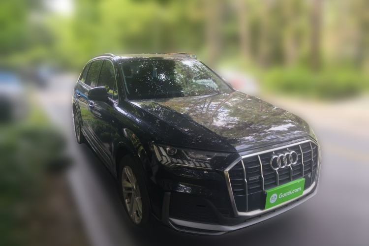 Used Audi Q7 2021 45 TFSI quattro S line Sport model Front Right 45 Deg