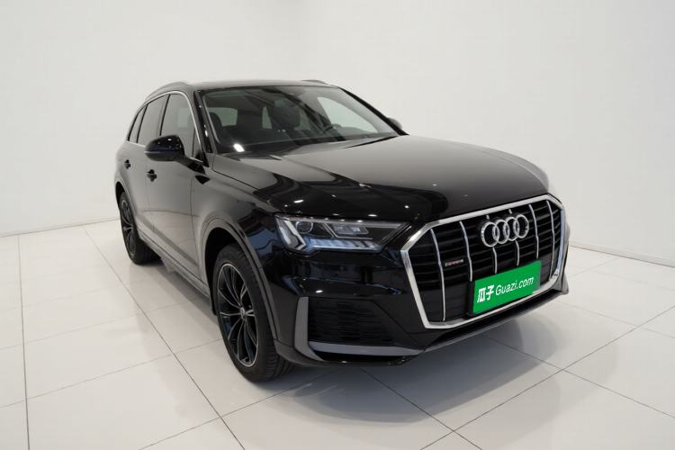 Used Audi Q7 2021 55 TFSI quattro S line Sport model Front Right 45 Deg
