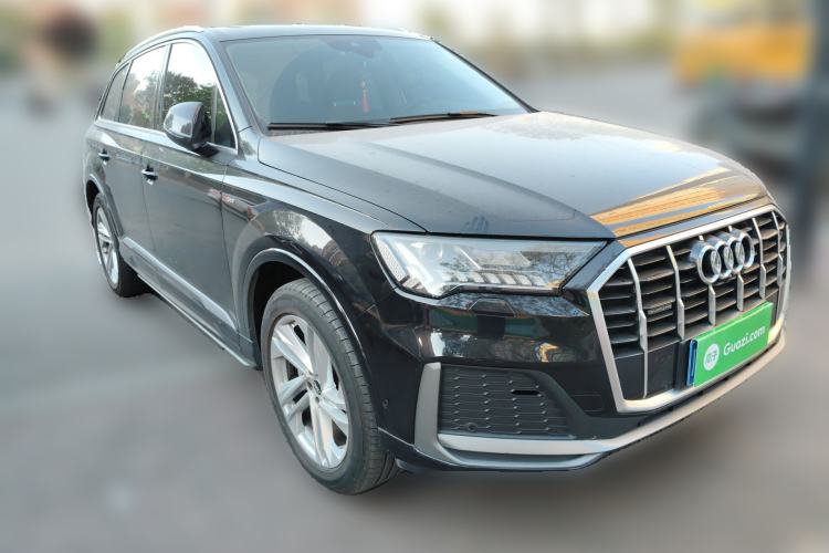 Used Audi Q7 2021 45 TFSI quattro S line Sport model Front Right 45 Deg