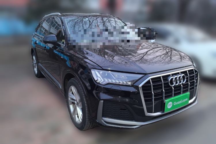 Used Audi Q7 2021 45 TFSI quattro S line Sport model Front Right 45 Deg