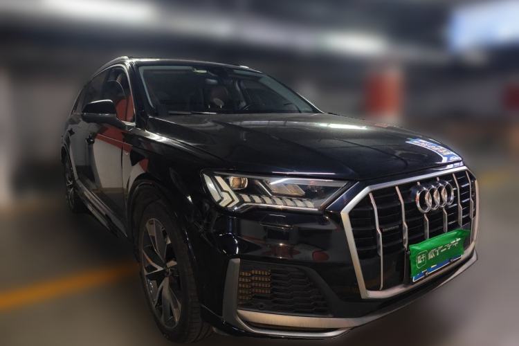 Used Audi Q7 2021 55 TFSI quattro S line Sport model Front Right 45 Deg