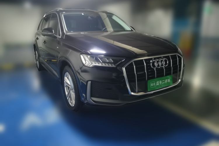 Used Audi Q7 2021 45 TFSI quattro S line Sport model Front Right 45 Deg