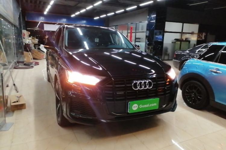 Used Audi Q7 2021 55 TFSI quattro S line Sport model Front Right 45 Deg