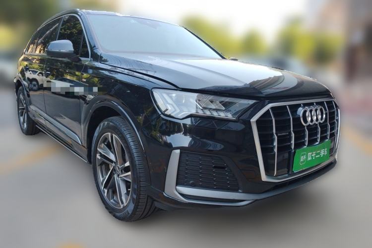 Used Audi Q7 2021 45 TFSI quattro S line Sport model Front Right 45 Deg