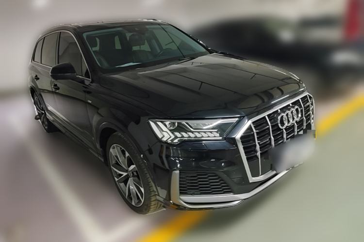 Used Audi Q7 2021 55 TFSI quattro S line Sport model Front Right 45 Deg
