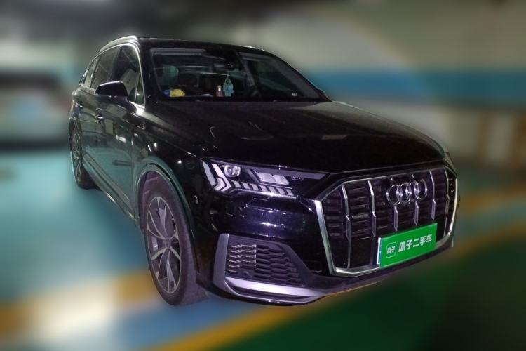 Used Audi Q7 2021 55 TFSI quattro S line Sport model Front Right 45 Deg