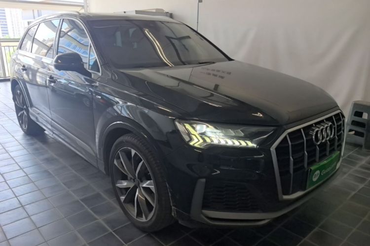 Used Audi Q7 2021 55 TFSI quattro S line Sport model Front Right 45 Deg