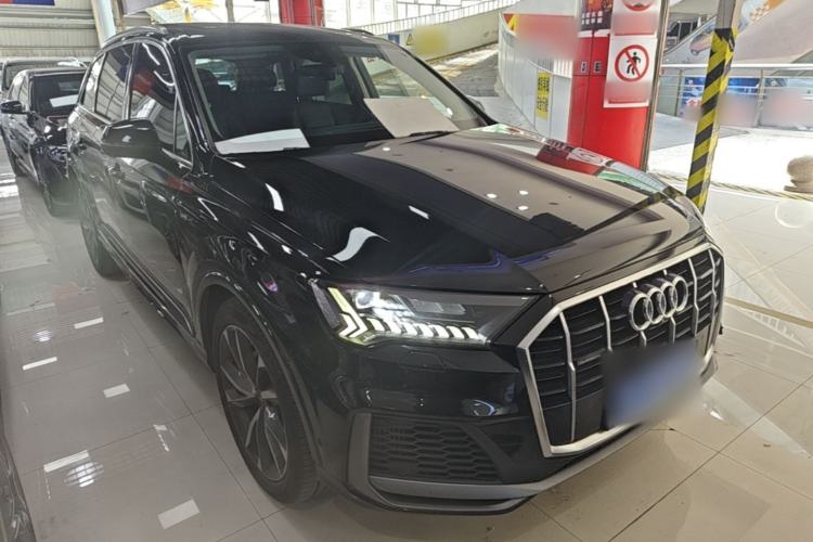 Used Audi Q7 2021 55 TFSI quattro S line Sport model Front Right 45 Deg