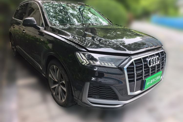 Used Audi Q7 2021 55 TFSI quattro S line Sport model Front Right 45 Deg