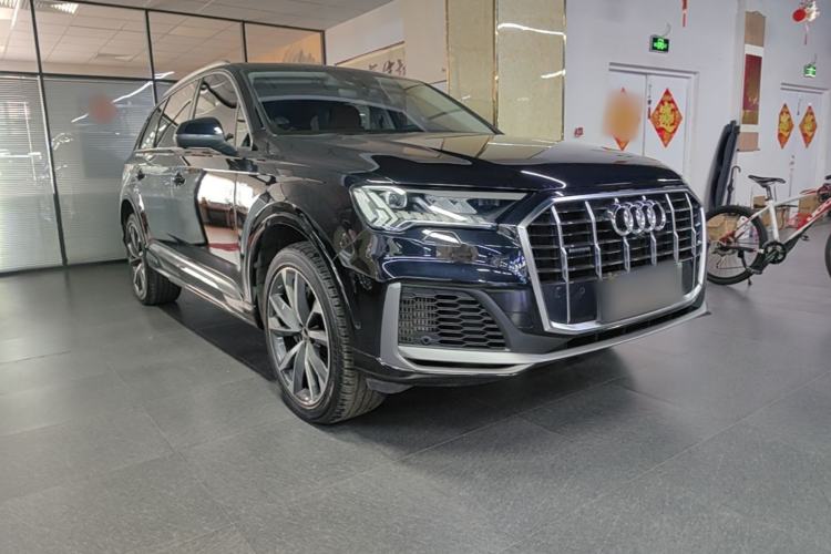 Used Audi Q7 2021 55 TFSI quattro S line Sport model Front Right 45 Deg