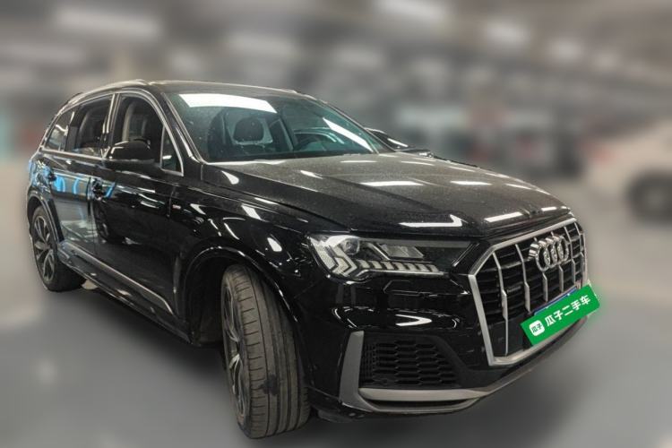 Used Audi Q7 2021 55 TFSI quattro S line Sport model Front Right 45 Deg