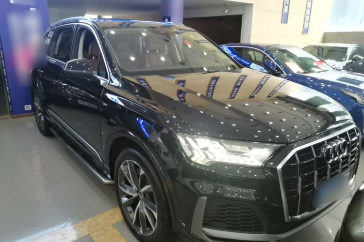 Used Audi Q7 2021 55 TFSI quattro S line Sport model Front Right 45 Deg