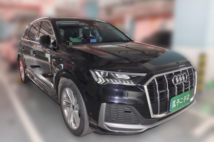 Used Audi Q7 2021 45 TFSI quattro S line Luxury Edition Front Right 45 Deg