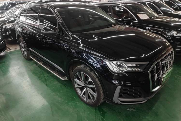 Used Audi Q7 2021 55 TFSI quattro S line Sport model Front Right 45 Deg