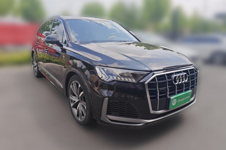 Used Audi Q7 2021 55 TFSI quattro S line Sport model Front Right 45 Deg