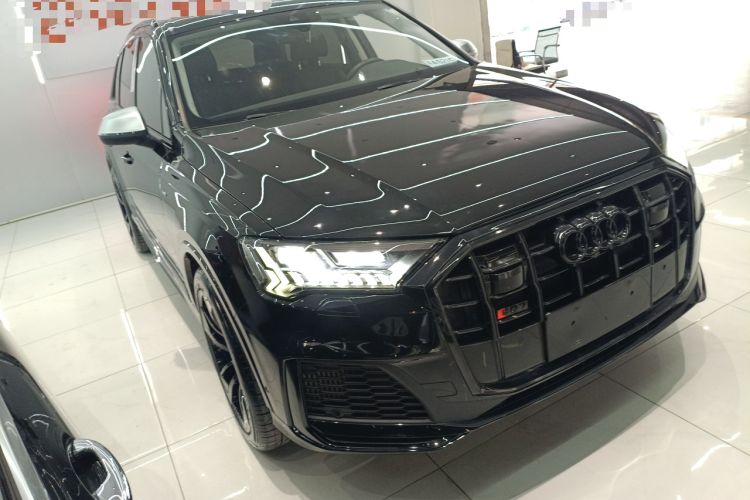 Used Audi Q7 2021 55 TFSI quattro S line Sport model Front Right 45 Deg