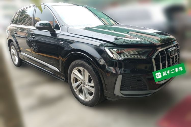 Used Audi Q7 2021 45 TFSI quattro S line Sport model Front Right 45 Deg