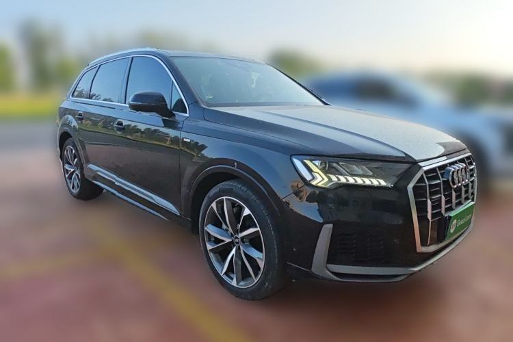 Used Audi Q7 2021 55 TFSI quattro S line Sport model Front Right 45 Deg