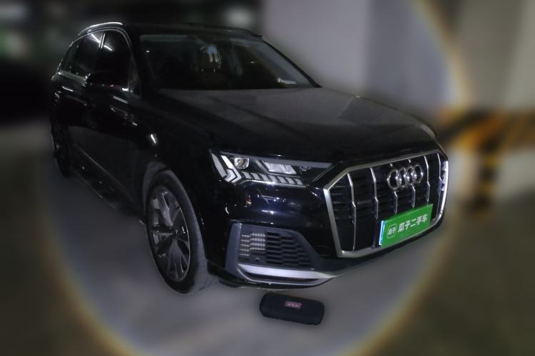 Used Audi Q7 2021 55 TFSI quattro S line Sport model Front Right 45 Deg