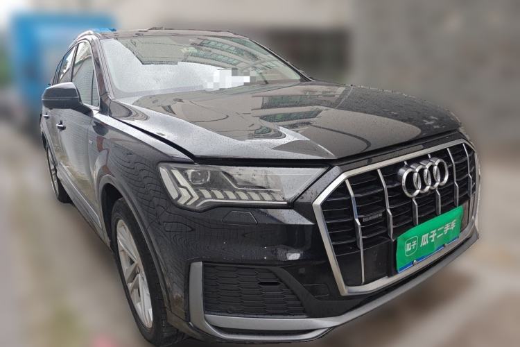 Used Audi Q7 2021 45 TFSI quattro S line Sport model Front Right 45 Deg