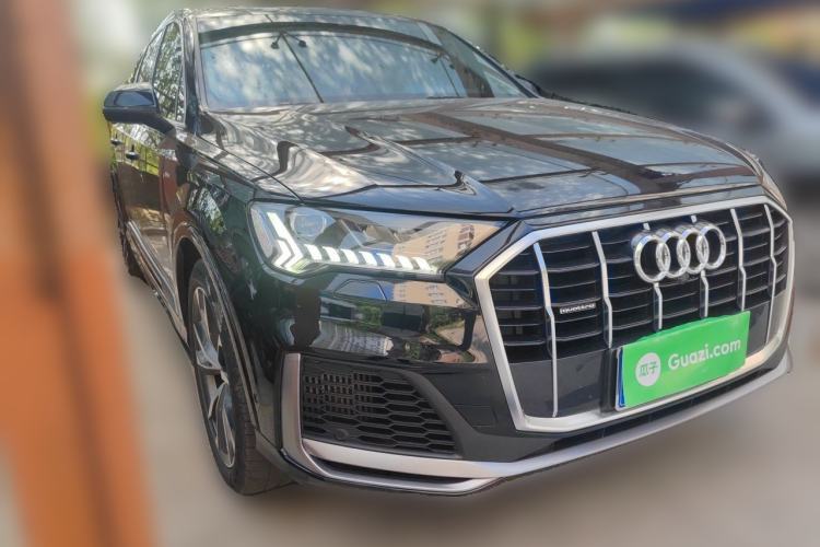 Used Audi Q7 2021 55 TFSI quattro S line Sport model Front Right 45 Deg
