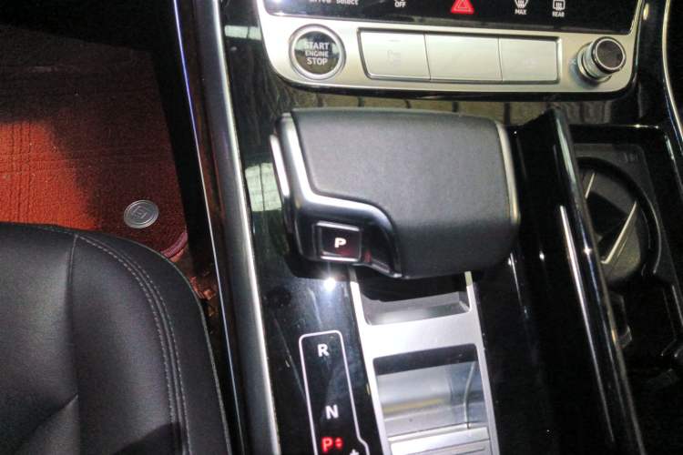 Used Audi Q7 2021 45 TFSI quattro S line Sport model Gear Lever