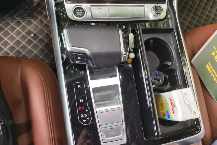 Used Audi Q7 2021 45 TFSI quattro S line Sport model Gear Lever