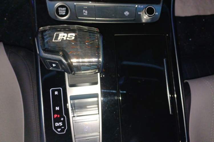 Used Audi Q7 2021 45 TFSI quattro S line Sport model Gear Lever