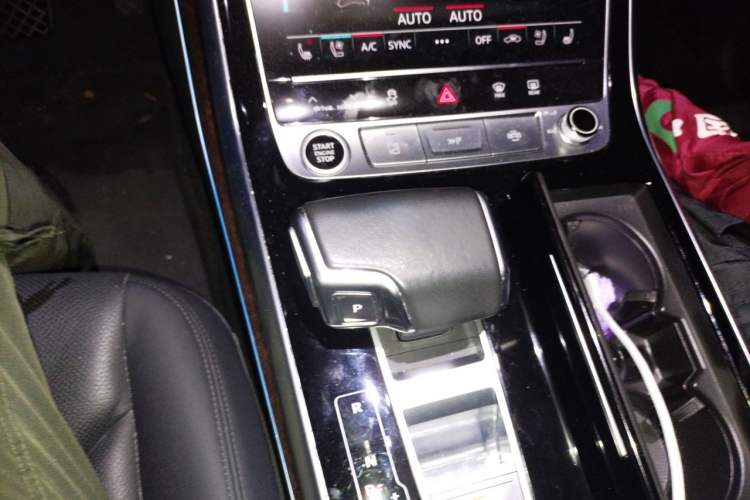 Used Audi Q7 2021 55 TFSI quattro S line Sport model Gear Lever
