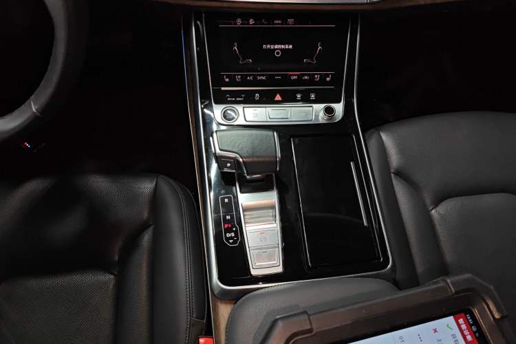 Used Audi Q7 2021 55 TFSI quattro S line Sport model Gear Lever
