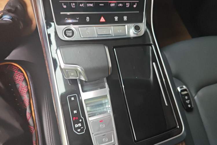 Used Audi Q7 2021 55 TFSI quattro S line Sport model Gear Lever