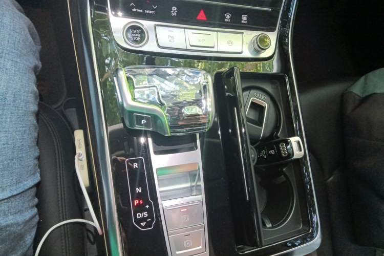 Used Audi Q7 2021 55 TFSI quattro S line Sport model Gear Lever