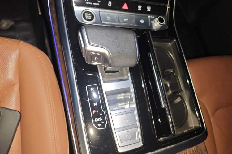 Used Audi Q7 2021 55 TFSI quattro S line Sport model Gear Lever