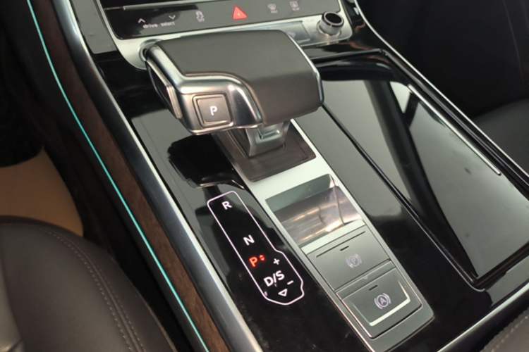 Used Audi Q7 2021 45 TFSI quattro S line Sport model Gear Lever