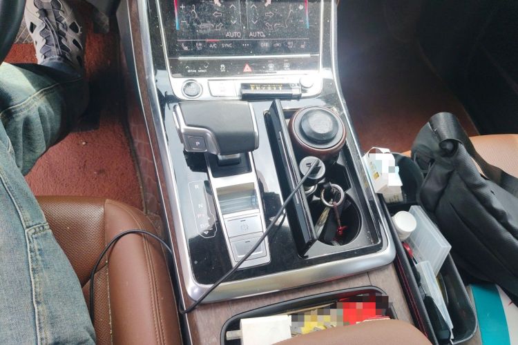 Used Audi Q7 2021 45 TFSI quattro S line Luxury Edition Gear Lever